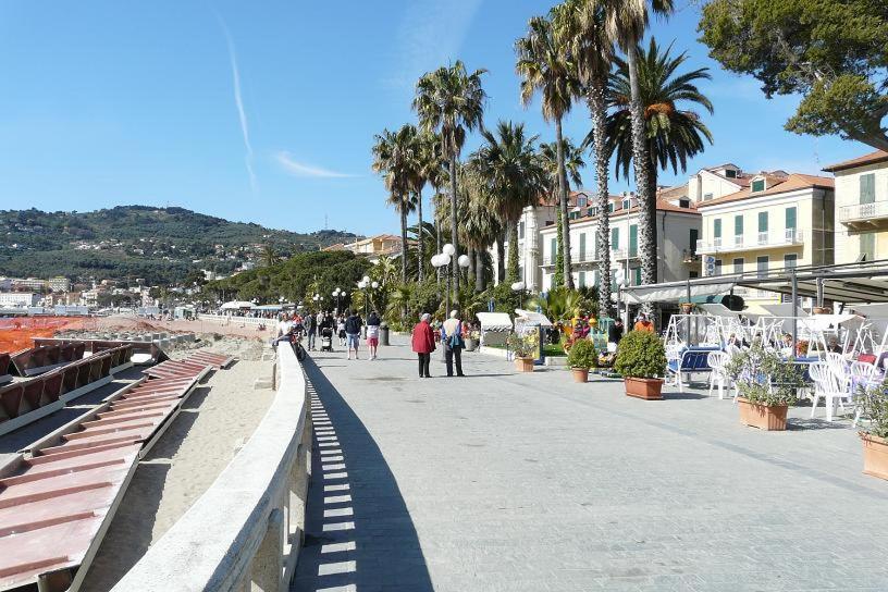 Вилла Casa Bisou Italia Wifi Et Parking Free Privato Diano San Pietro Экстерьер фото
