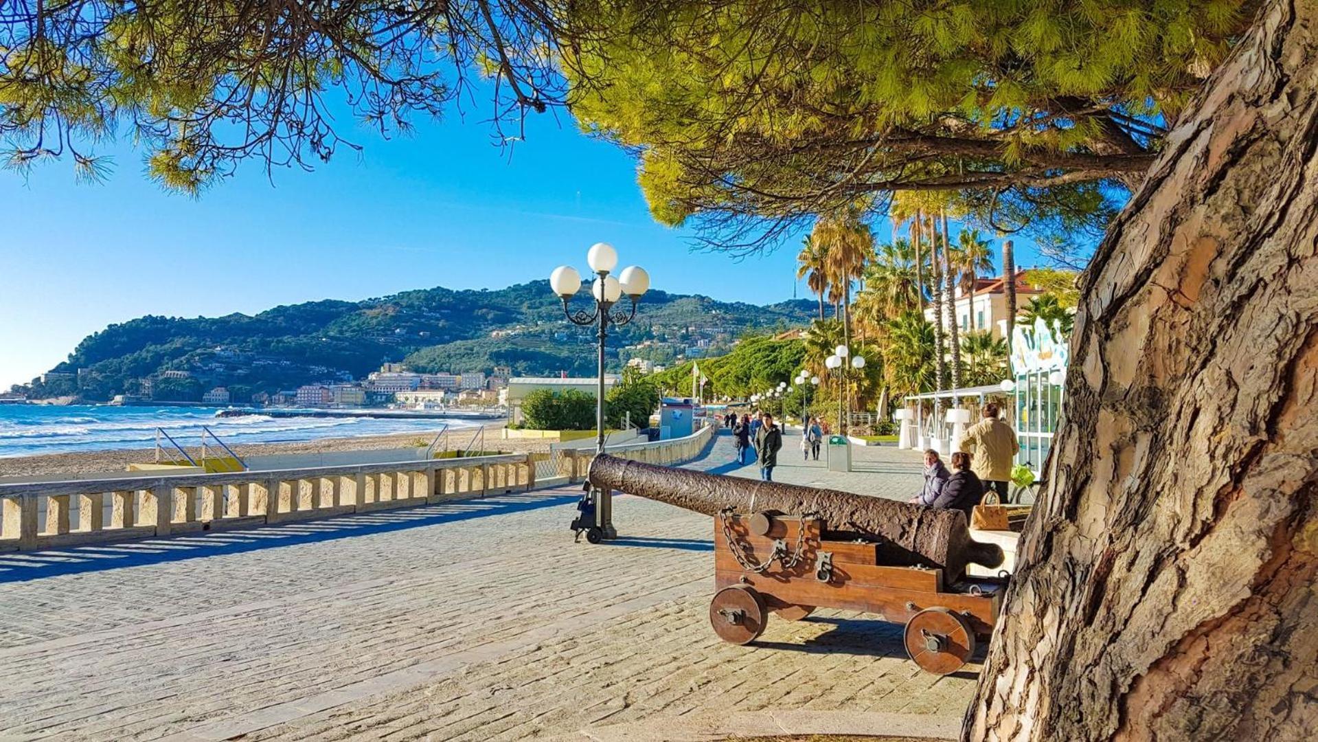 Вилла Casa Bisou Italia Wifi Et Parking Free Privato Diano San Pietro Экстерьер фото