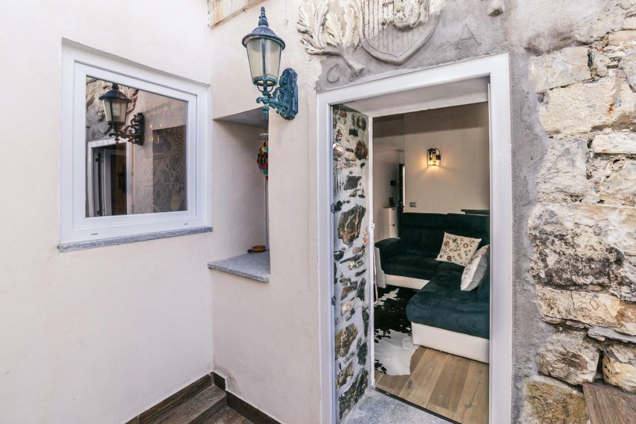 Вилла Casa Bisou Italia Wifi Et Parking Free Privato Diano San Pietro Экстерьер фото